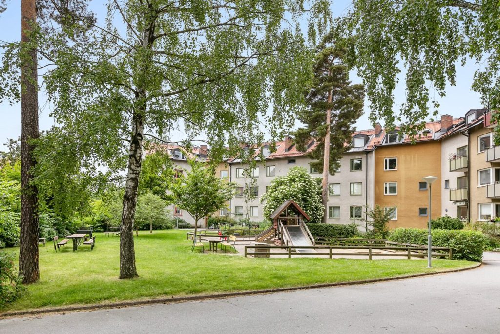 2 Innergardsrenovering BRF Nacka Bjorknas