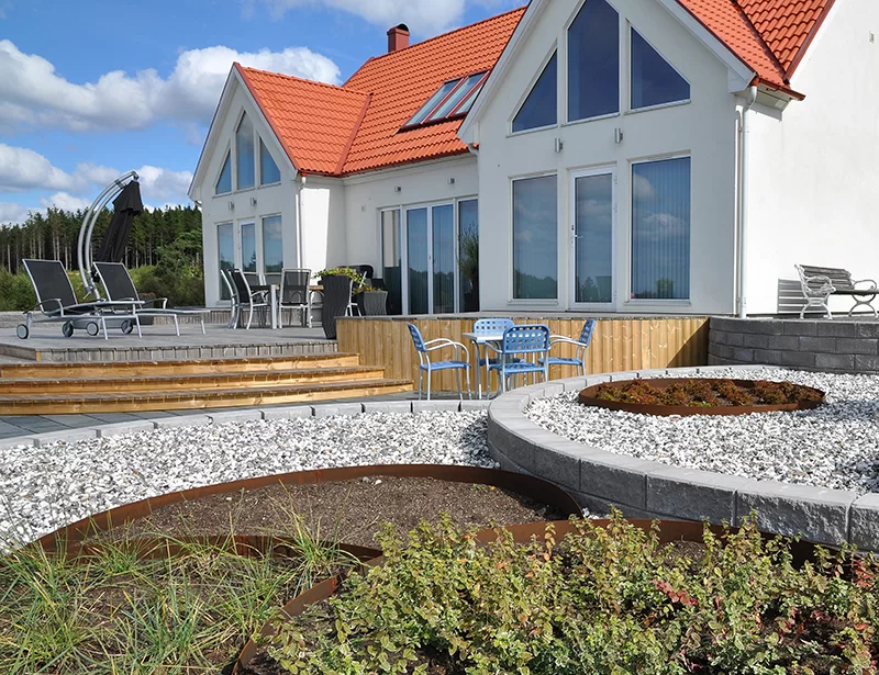 2. Stensattning runt huset gang Enkoping Uppsala Uppland